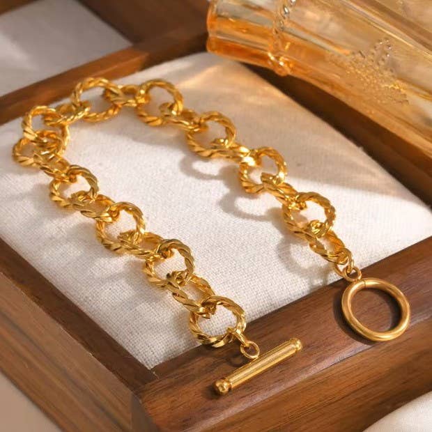 Gold Chain Bracelet with Toggle