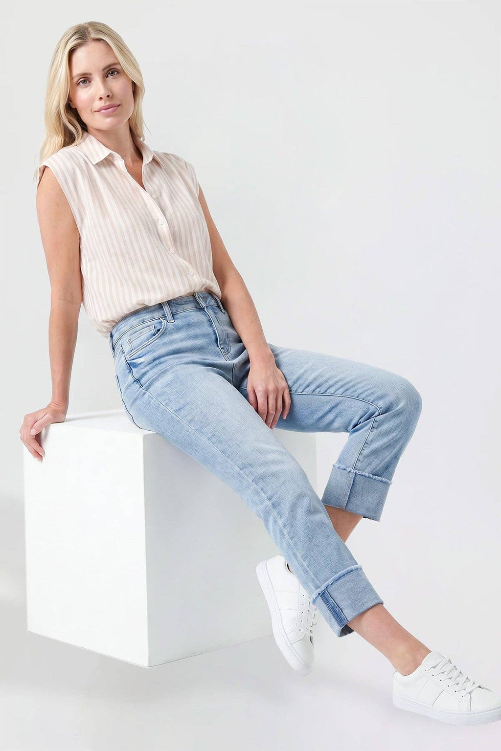 Mid Rise Stretch Cuffed Cropped Jeans