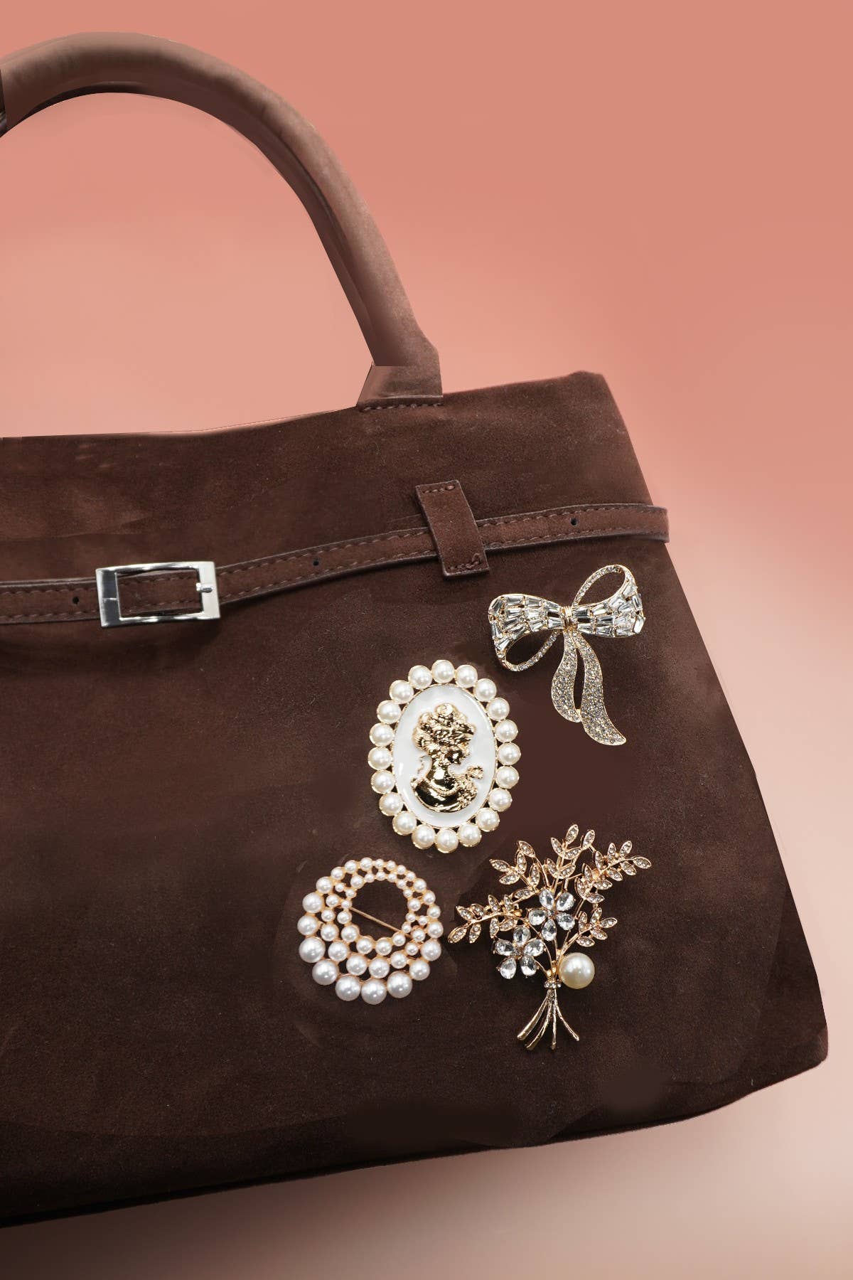 Vintage Queen Cameo Brooch Pin