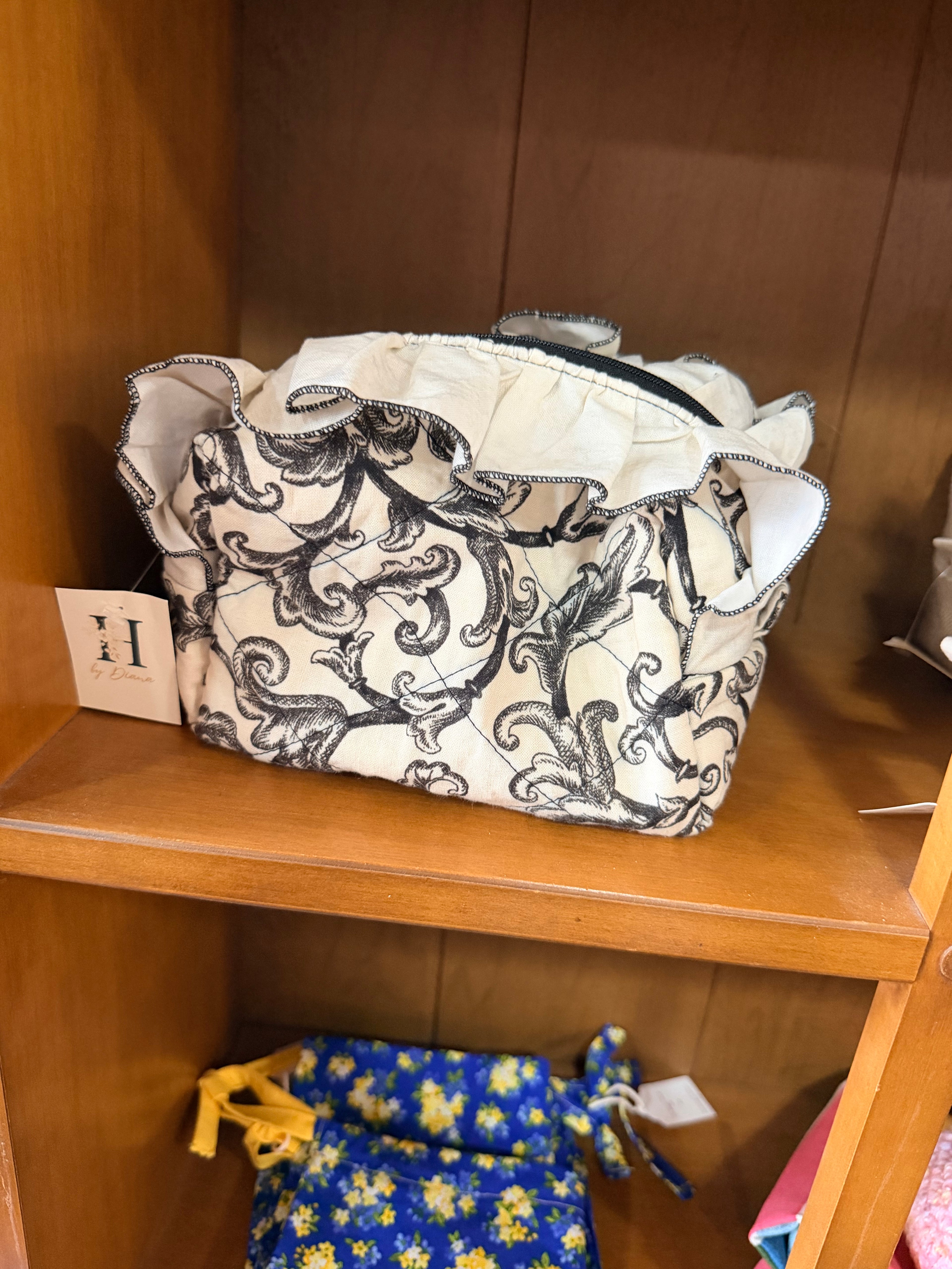 Cosmetic Bag in Damask