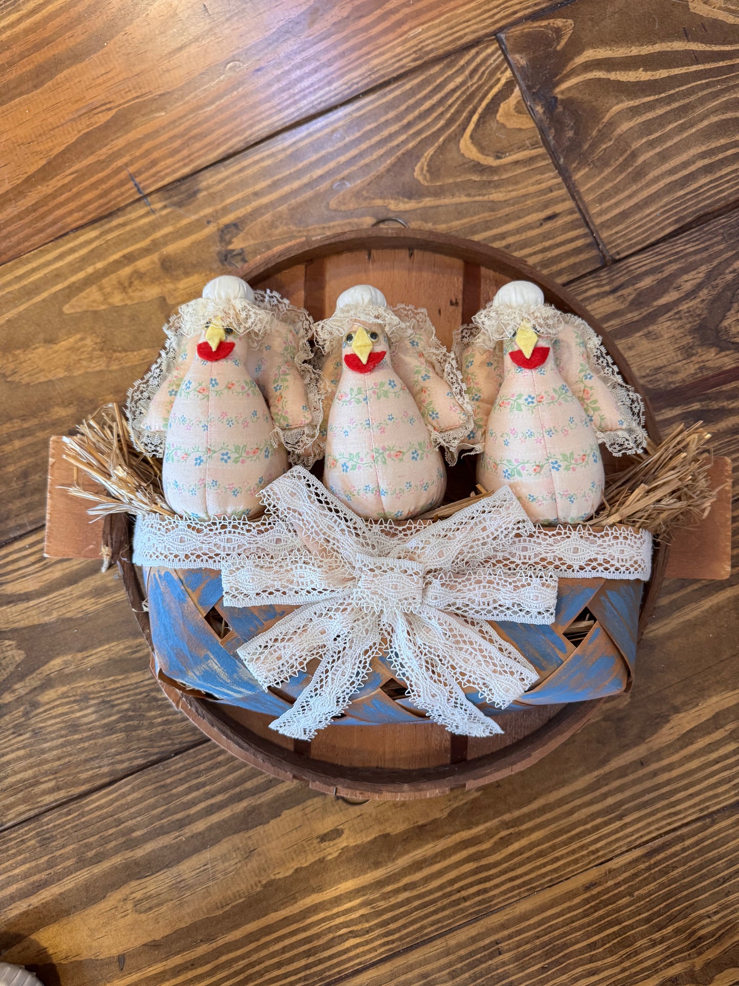 Three Hens Wreath