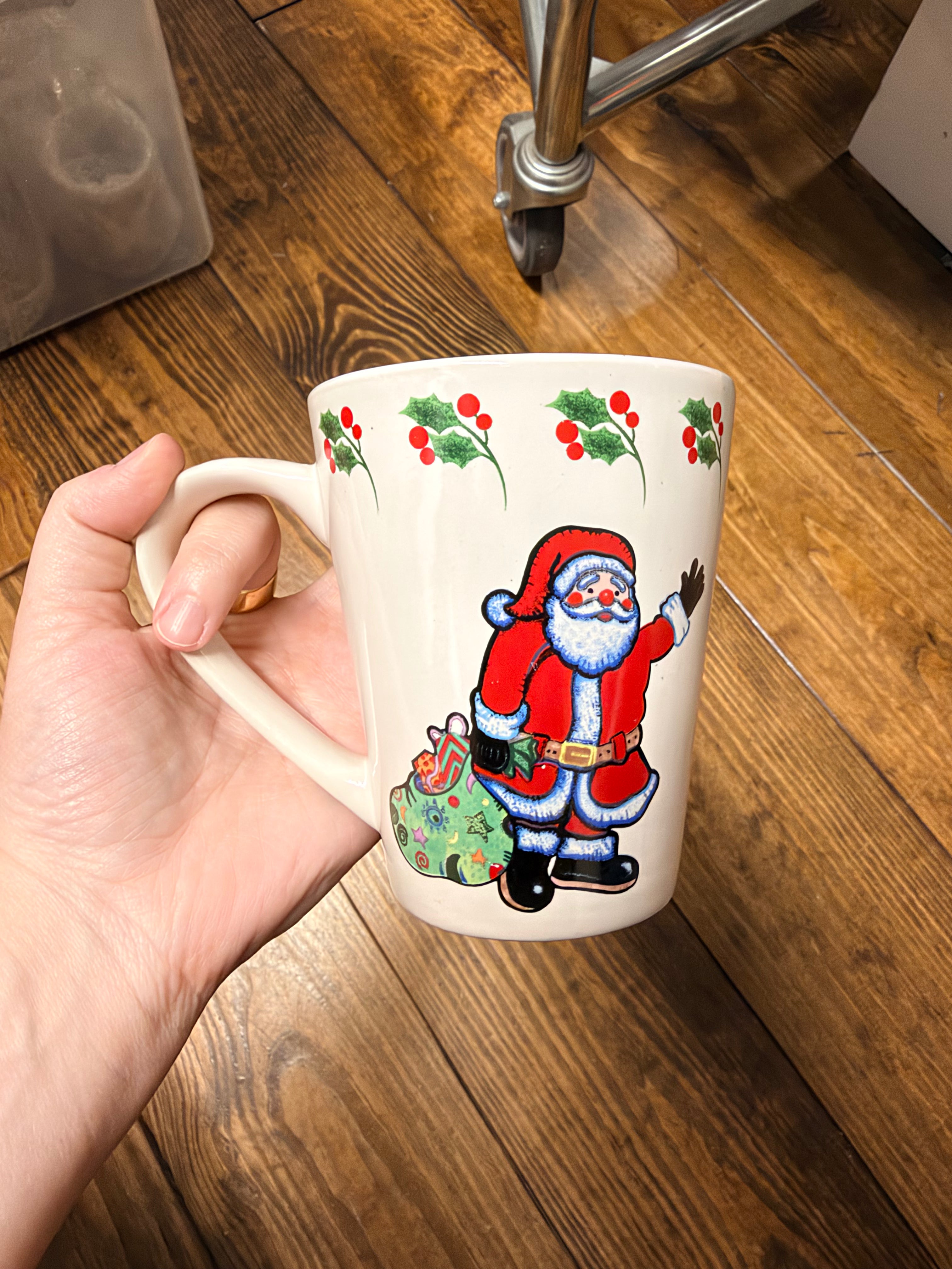 Retro Santa & Holly Christmas Mug