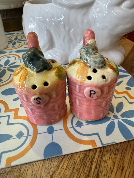 Pink Baskets S&P Shakers