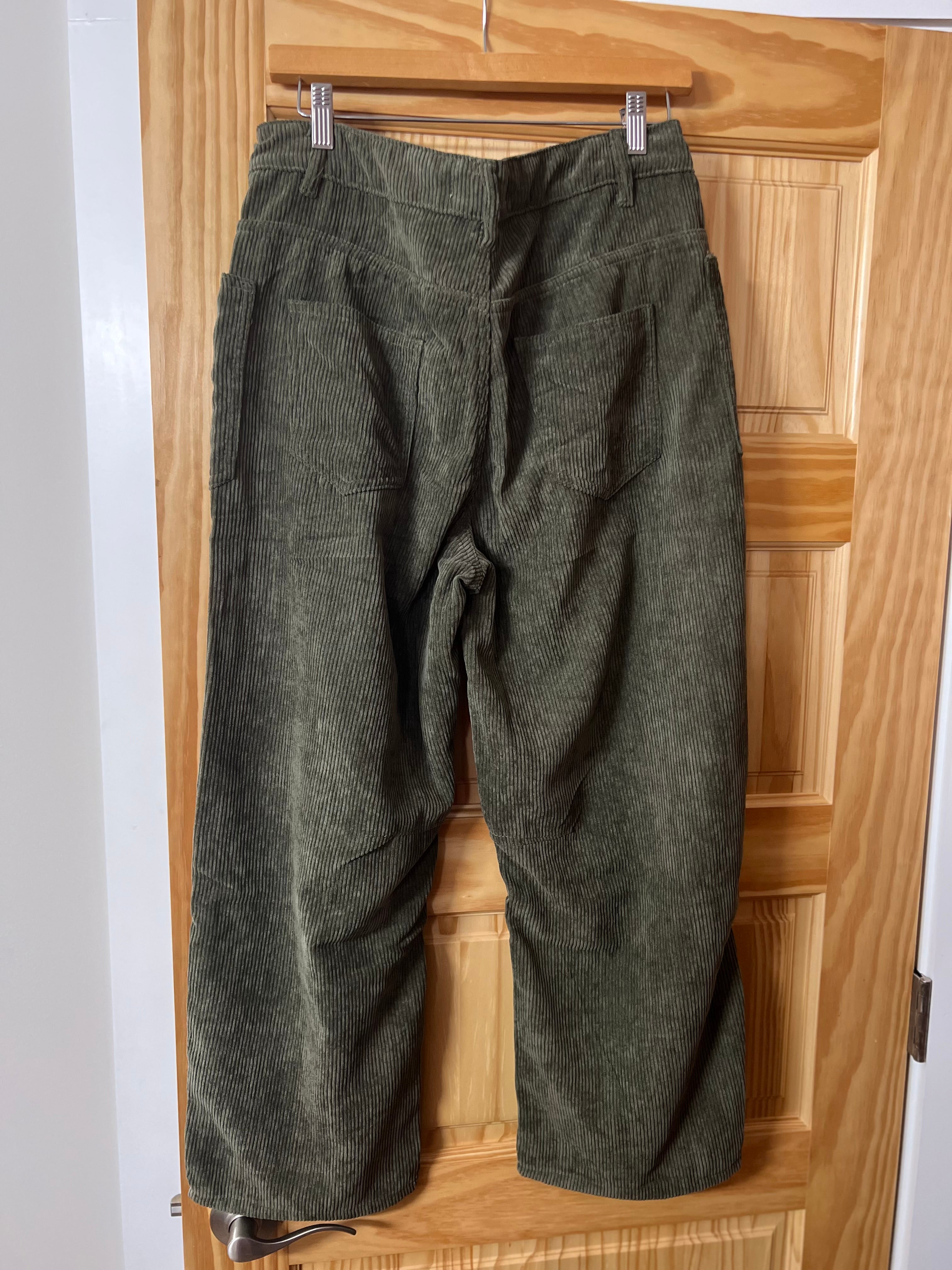 The Modern Cord Wide-Leg Pant