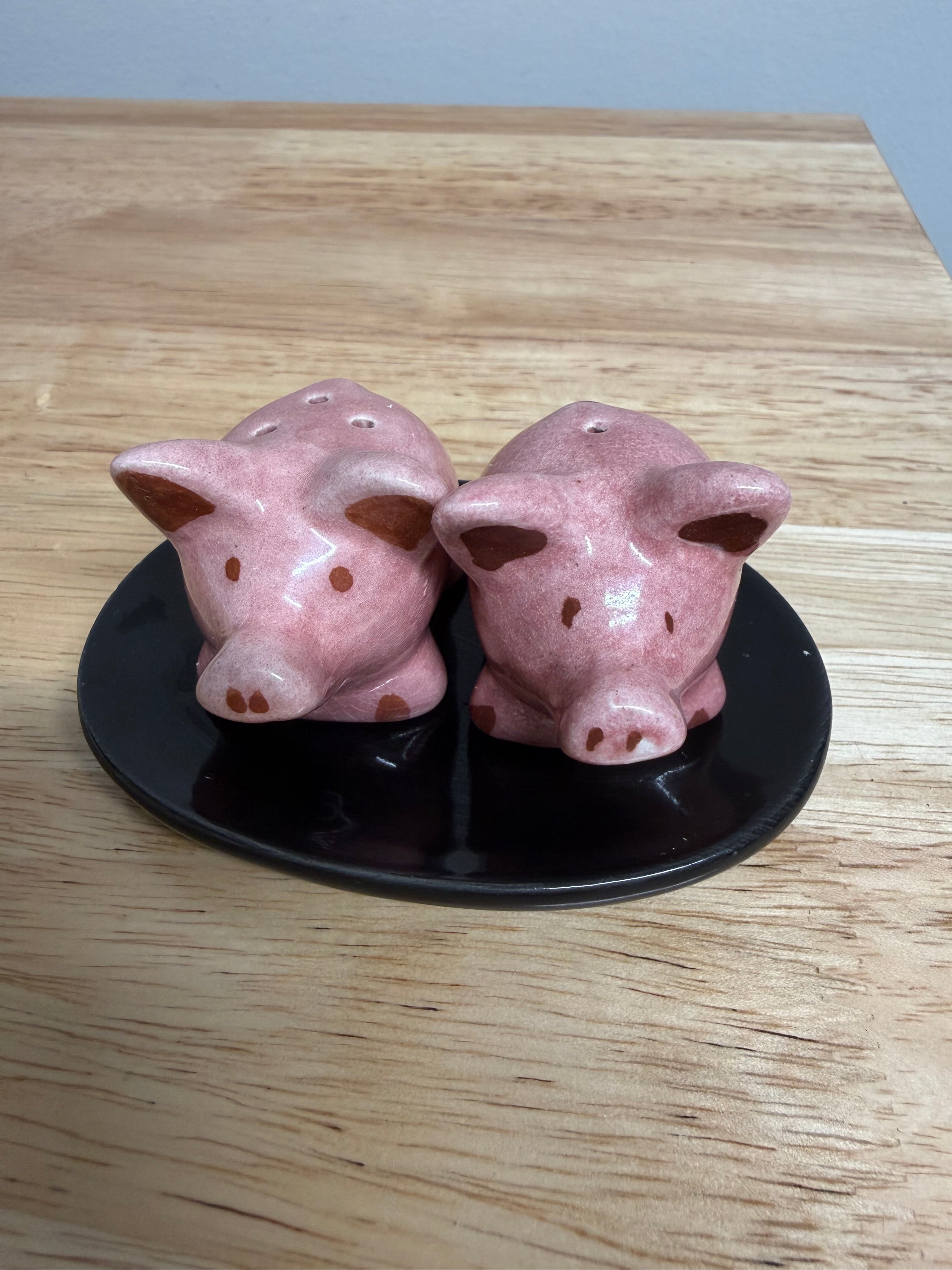Vintage Pig Salt & Pepper Shaker Set