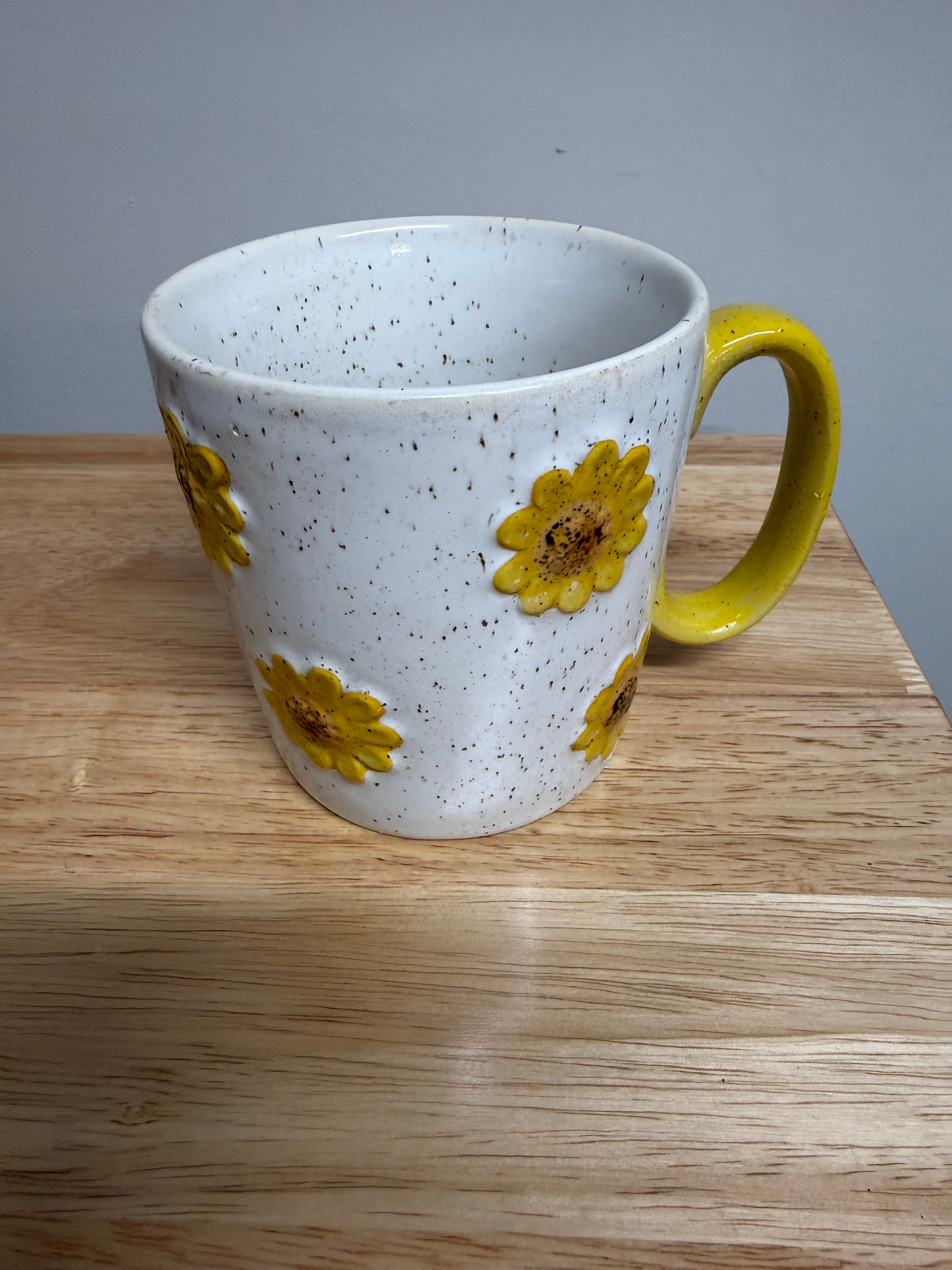 Sunny Days Speckled Daisy Mug