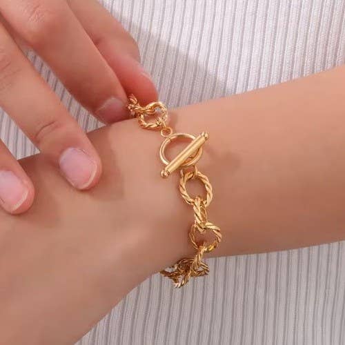 Gold Chain Bracelet with Toggle