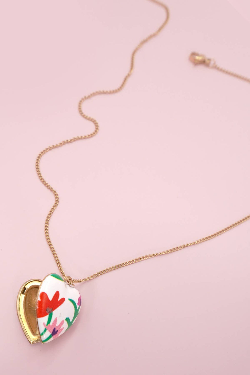 FLOWER LOCKET NECKLACE