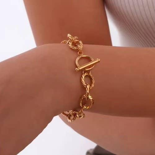 Gold Chain Bracelet with Toggle